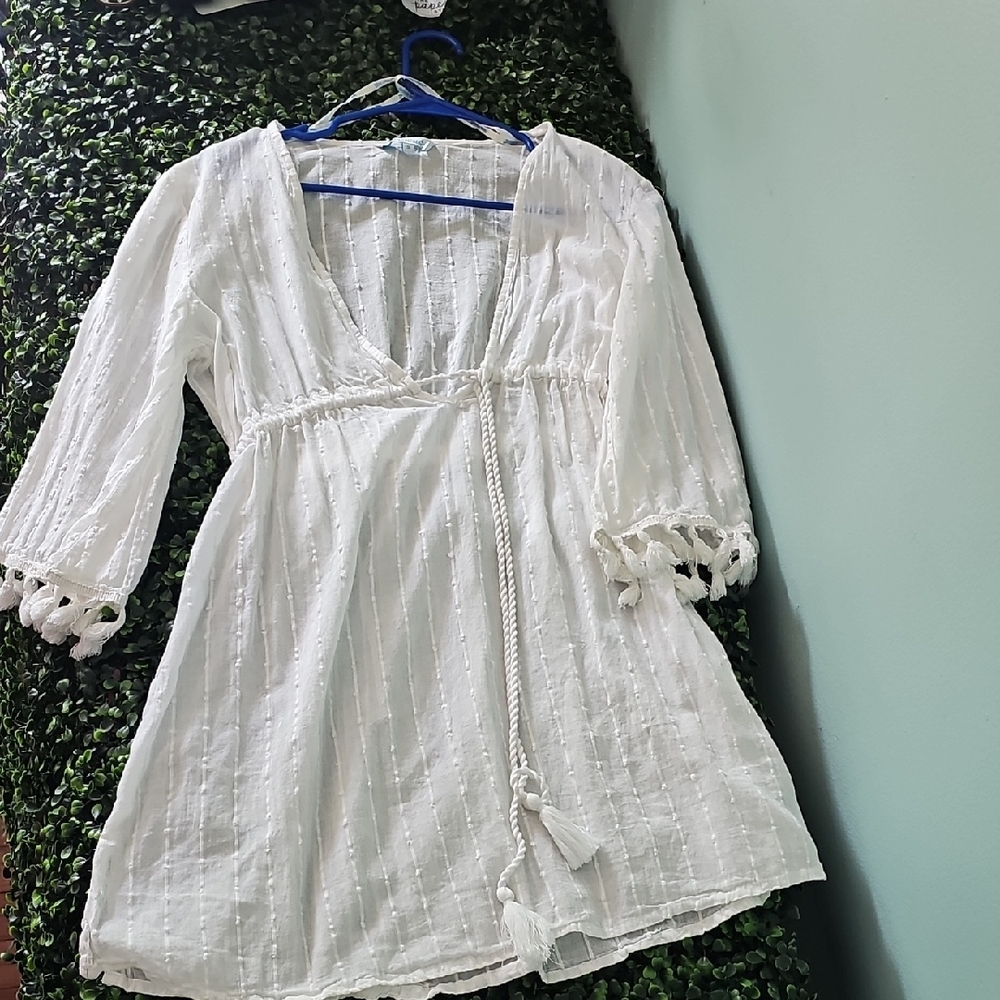 Blue Island Textured White Top